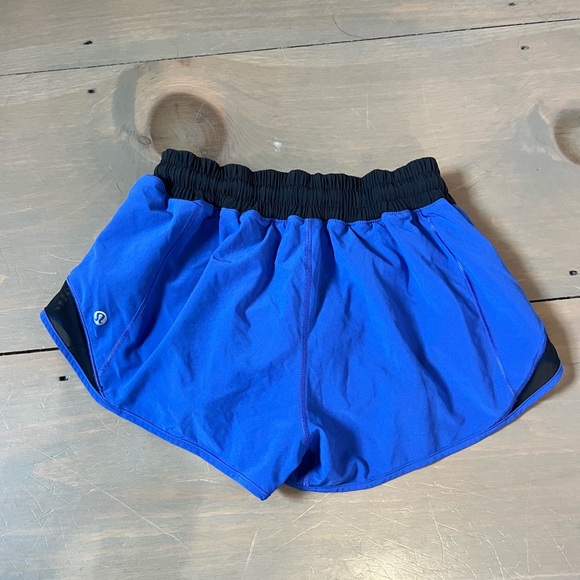 Lululemon Black and Blue Hotty Hot Athletic Shorts 2.5” - Picture 1 of 3